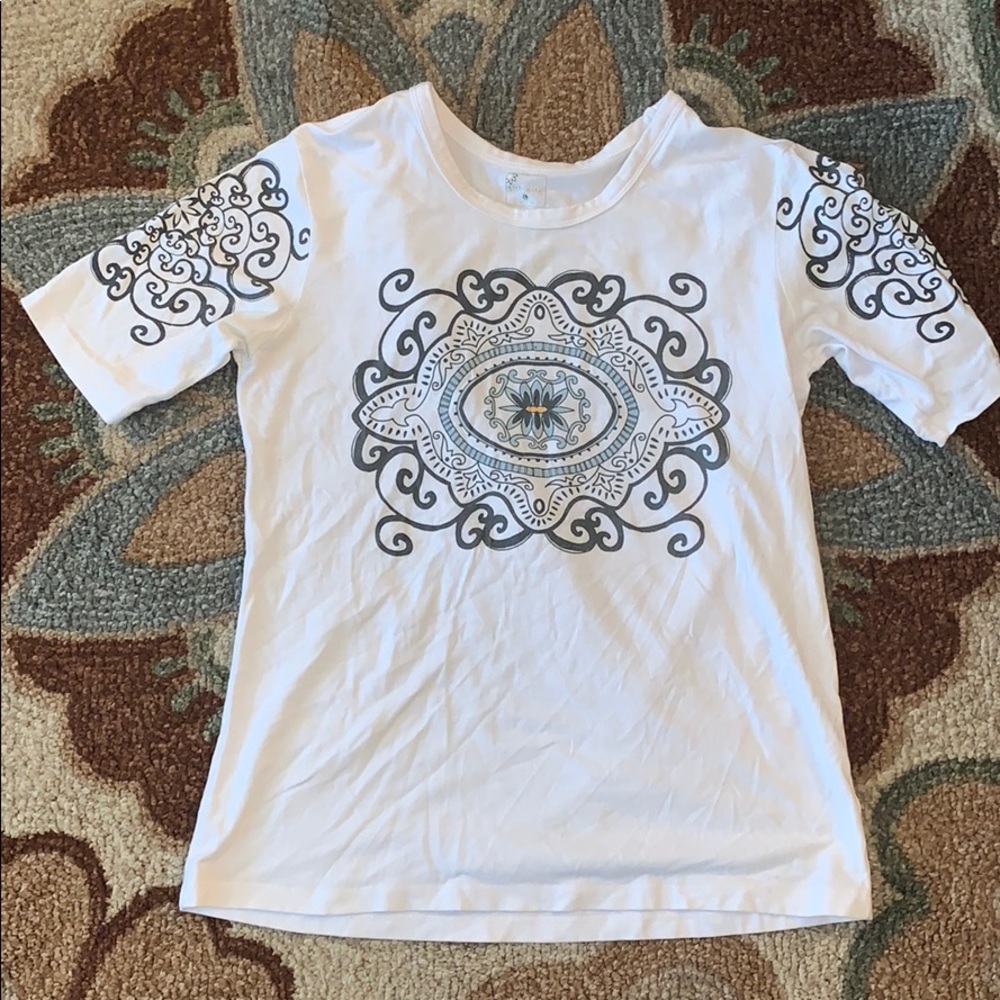 EUC WOMEN’S LARGE TITLE NINE SHORT-SLEEVED T-SHIRT